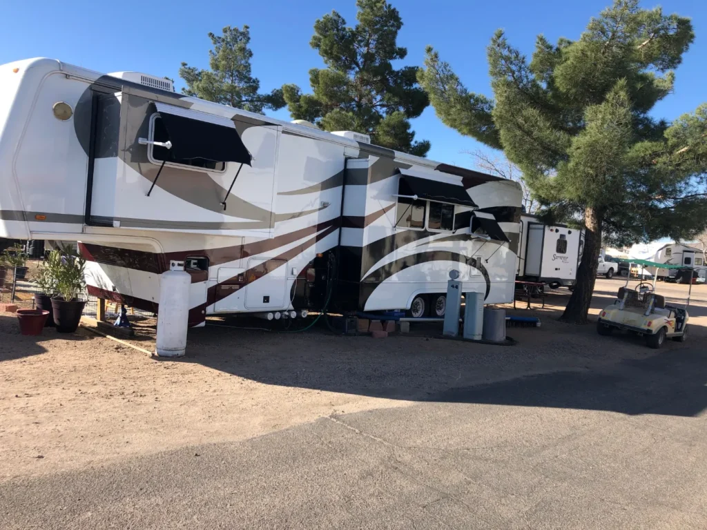 RV, Camping RVs in Kingman AZ, Amenity, Kingman Arizona campground local things to do, Campground, RV park amenities near Zun